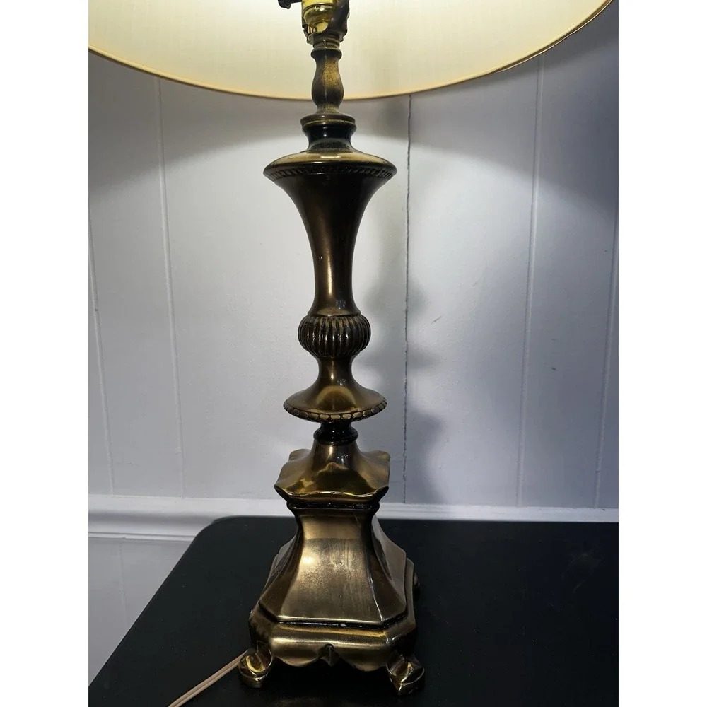 Vintage Hollywood‎ Regency Table Lamp Brass Tone Metal Footed Base Pleated Shade